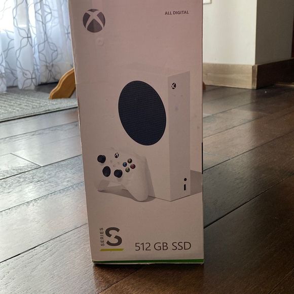 Brand new factory sealed Xbox series S 512 GB - Picture 3 of 6